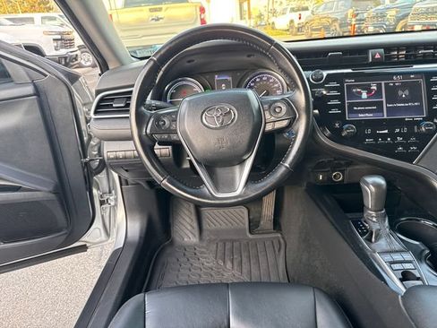 Used 2018 Toyota Camry SE w/ Audio Package FWD image 17