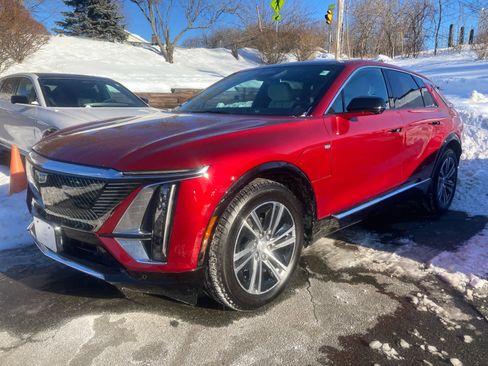 Certified 2024 Cadillac Lyriq Luxury image 4