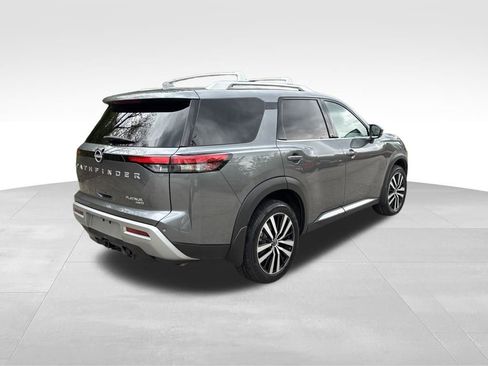 Used 2024 Nissan Pathfinder Platinum w/ Cargo Package AWD/4WD image 5