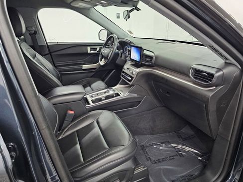 Used 2023 Ford Explorer XLT w/ Equipment Group 202A AWD/4WD image 23