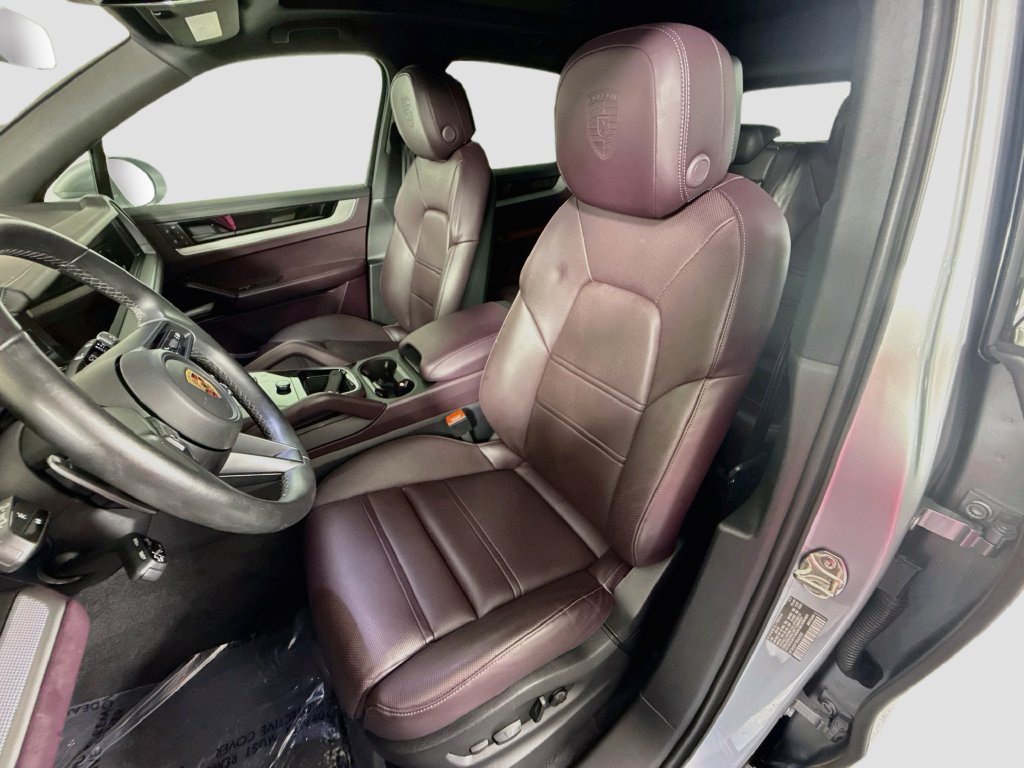 Used 2024 Porsche Cayenne w/ Premium Package Plus (PFM) AWD/4WD image 21