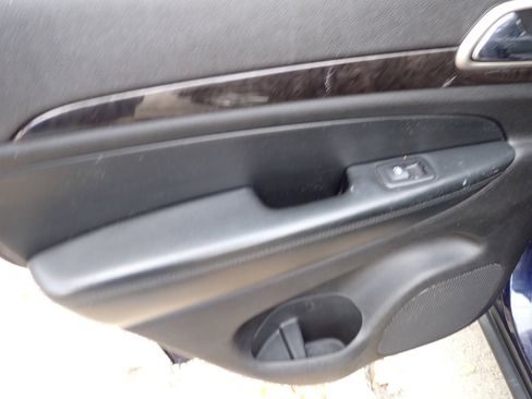 Used 2012 Jeep Grand Cherokee Laredo w/ Laredo E Group image 20