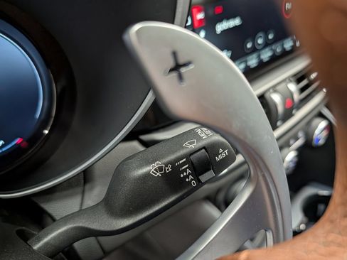 Used 2025 Alfa Romeo Giulia AWD w/ Driving Assist Package image 19