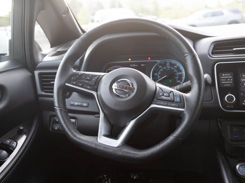 Used 2020 Nissan Leaf SL Plus FWD image 16