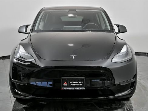Used 2023 Tesla Model Y Long Range image 4
