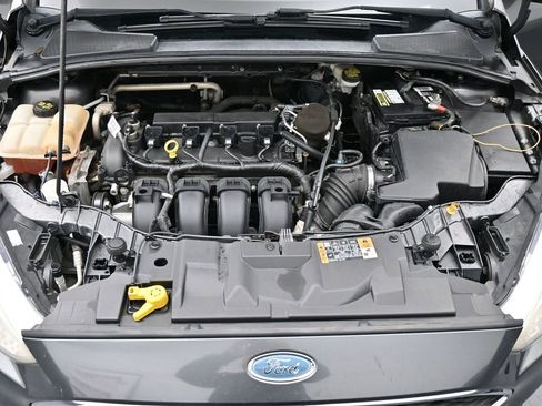 Used 2016 Ford Focus SE w/ Reverse Sensing Package image 19