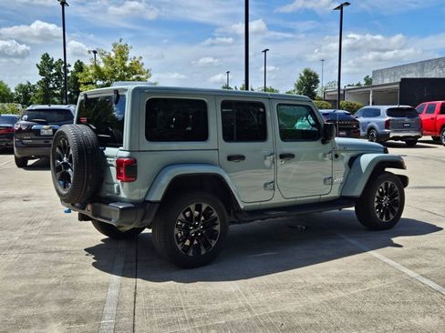 Used 2023 Jeep Wrangler Unlimited Sahara w/ Cold Weather Group AWD/4WD image 5