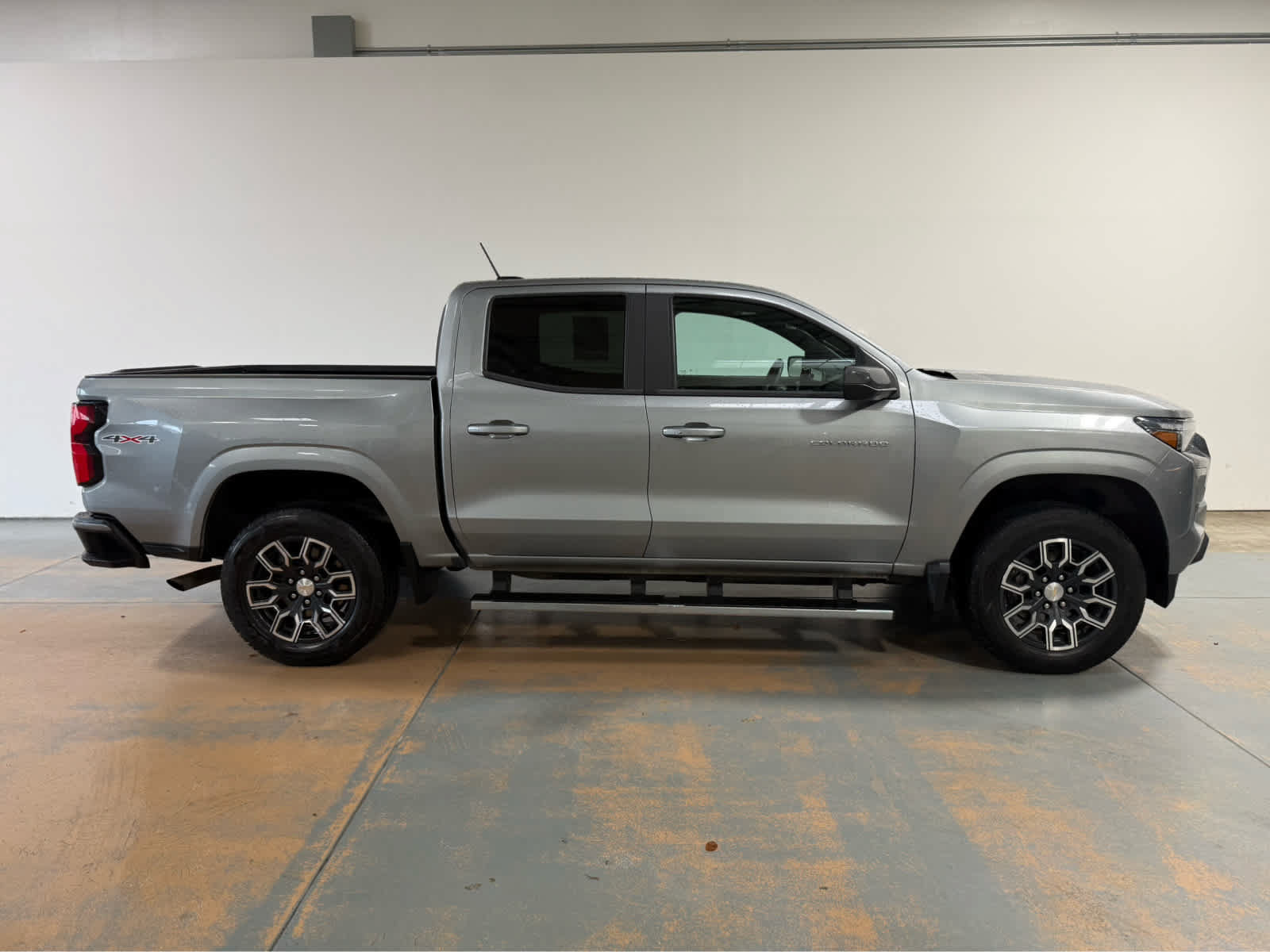Used 2024 Chevrolet Colorado LT w/ LT Convenience Package III AWD/4WD image 6