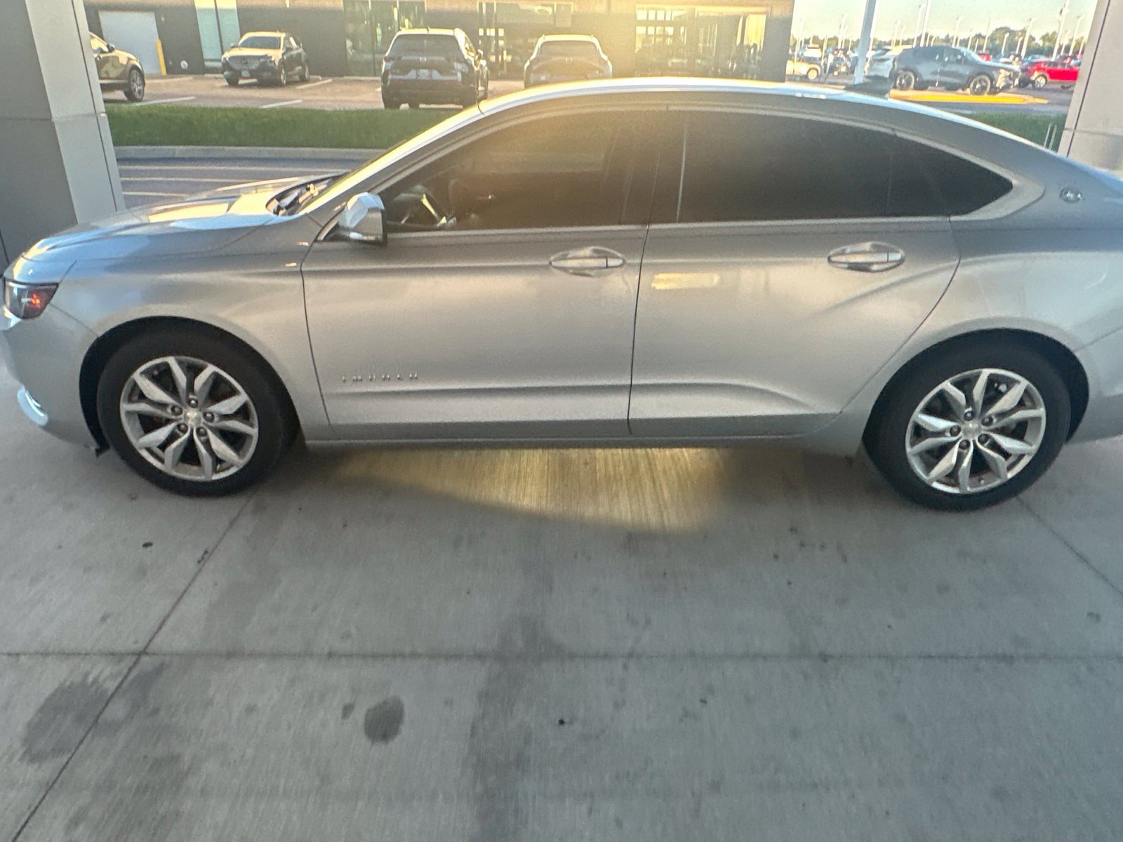 Used 2017 Chevrolet Impala LT FWD image 1
