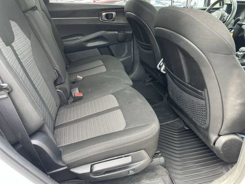 Used 2022 Kia Sorento LX AWD/4WD image 22