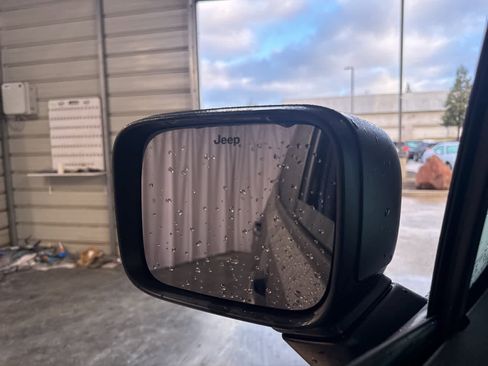 Used 2016 Jeep Renegade Trailhawk image 27