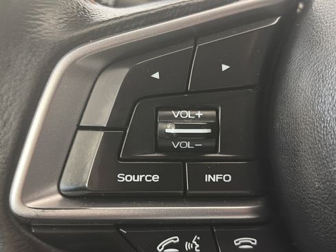 Used 2021 Subaru Crosstrek 2.0i Premium w/ Moonroof Package image 17