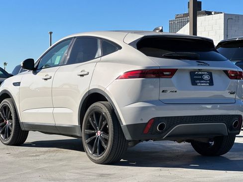Used 2020 Jaguar E-PACE SE image 4