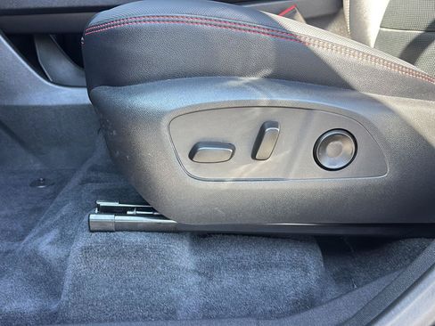 Used 2025 Chevrolet Traverse RS w/ LPO, Floor Liner Package FWD image 12