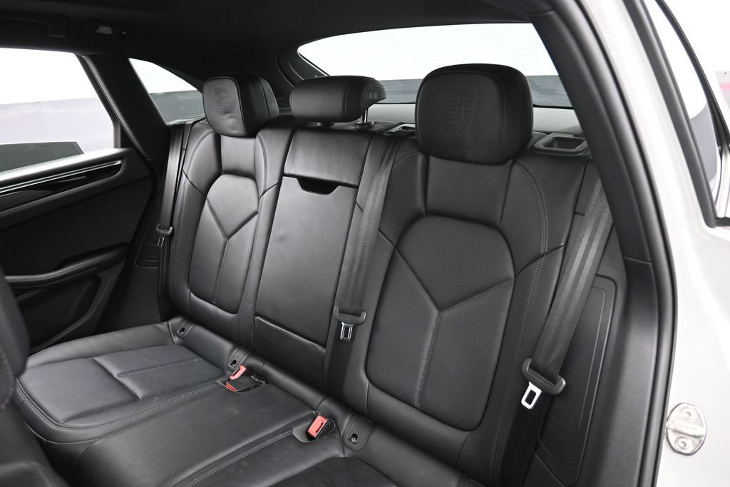 Certified 2023 Porsche Macan Turbo AWD/4WD image 24