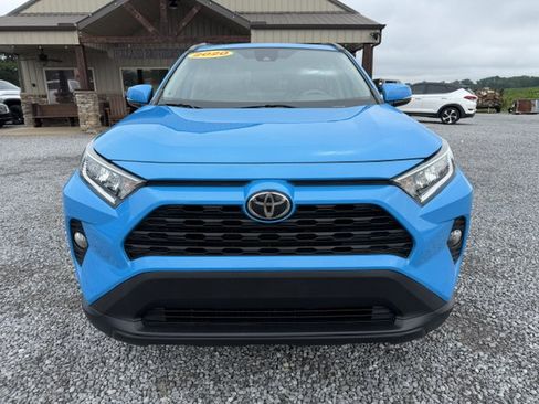 Used 2020 Toyota RAV4 XLE Premium FWD image 4