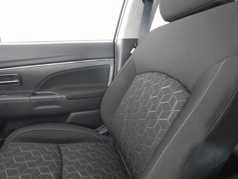 Used 2025 Mitsubishi Outlander Sport ES image 18