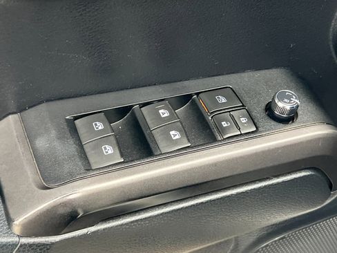 Used 2018 Toyota Tacoma TRD Sport w/ Technology Package image 13