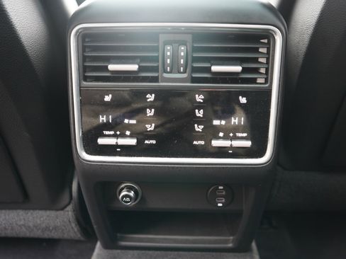 Used 2021 Porsche Cayenne Turbo image 59