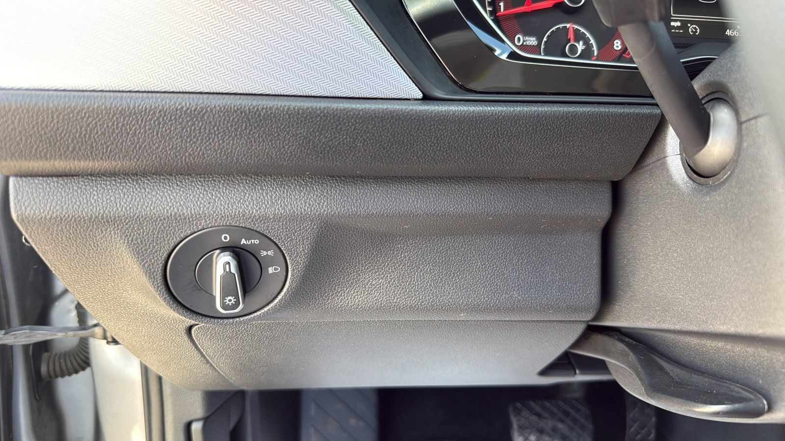 Used 2021 Volkswagen Jetta SE FWD image 17