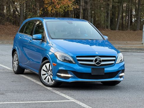 Used 2014 Mercedes-Benz B 250e w/ Premium Package image 3