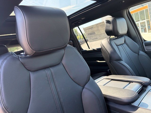 New 2026 Jeep Grand Wagoneer 4WD w/ Premium Group I image 30