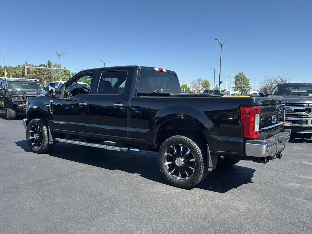 Used 2017 Ford F250 XLT w/ XLT Premium Package AWD/4WD image 3