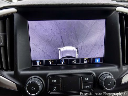 Used 2022 GMC Terrain SLT w/ Tech Package FWD image 24
