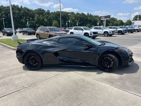 Used 2023 Chevrolet Corvette Z06 RWD image 9