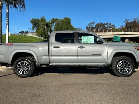 Used 2021 Toyota Tacoma TRD Sport image 4