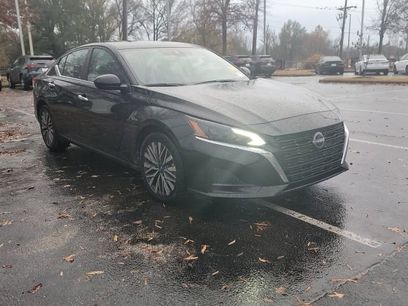 Used 2024 Nissan Altima 2.5 SV