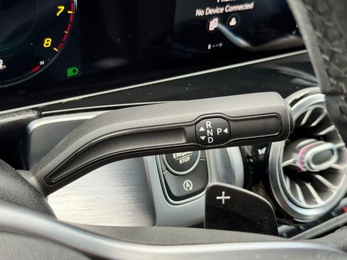 Used 2020 Mercedes-Benz GLB 250 4MATIC w/ Premium Package image 29