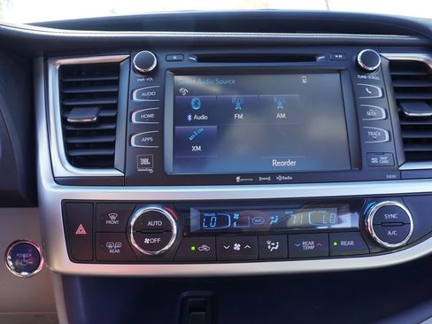 Used 2019 Toyota Highlander Limited Platinum image 21