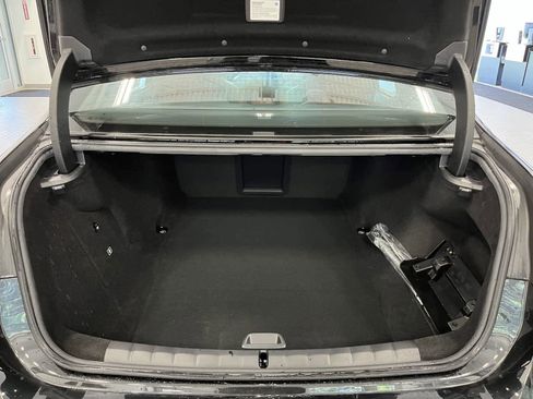 Certified 2024 BMW i7 eDrive50 w/ Executive Package image 18