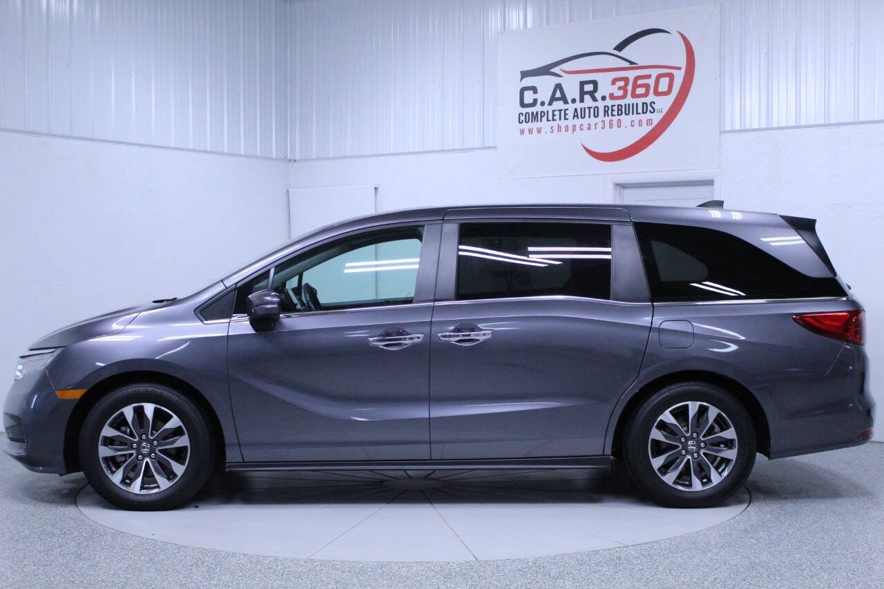 Used 2024 Honda Odyssey EX-L image 3