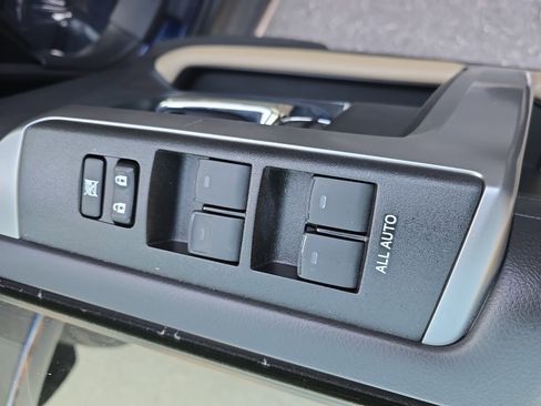 Used 2020 Toyota 4Runner SR5 Premium image 27