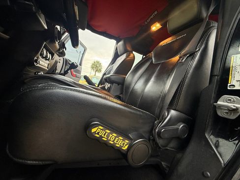 Used 2014 Jeep Wrangler Unlimited Rubicon image 20