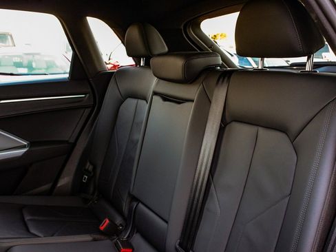 Used 2022 Audi Q3 2.0T Premium Plus image 32