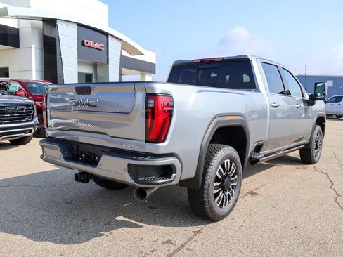 New 2026 GMC Sierra 3500 Denali Ultimate w/ LPO, Black Badging Package AWD/4WD image 3