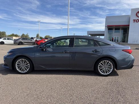 Used 2020 Toyota Avalon Limited w/ Advanced Safety Package image 3