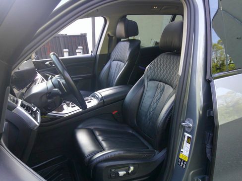 Used 2021 Chevrolet Suburban Premier w/ Premium Package AWD/4WD image 98