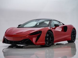 Used 2023 McLaren Artura RWD video 1