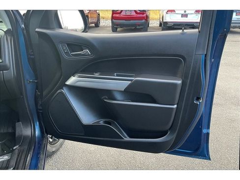 Used 2019 Chevrolet Colorado LT w/ Colorado RST Special Edition image 23