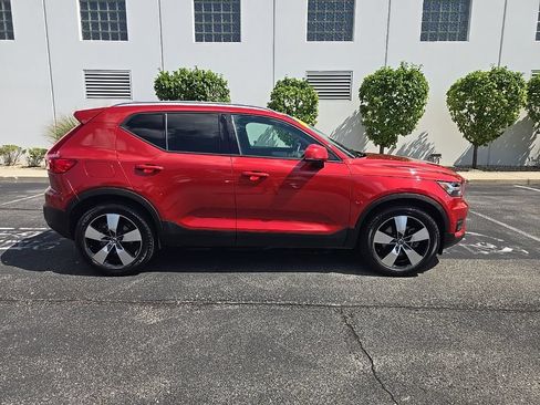 Used 2019 Volvo XC40 T5 Momentum AWD/4WD image 9