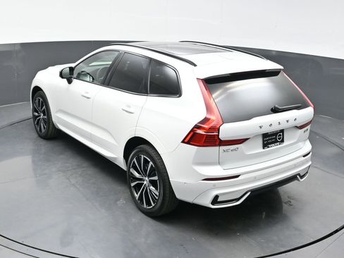 Used 2024 Volvo XC60 B5 Plus image 37