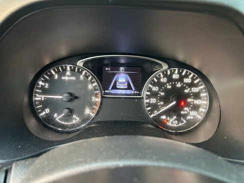 Used 2019 Nissan Pathfinder S image 23