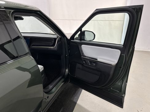 Used 2022 Rivian R1T Adventure image 18