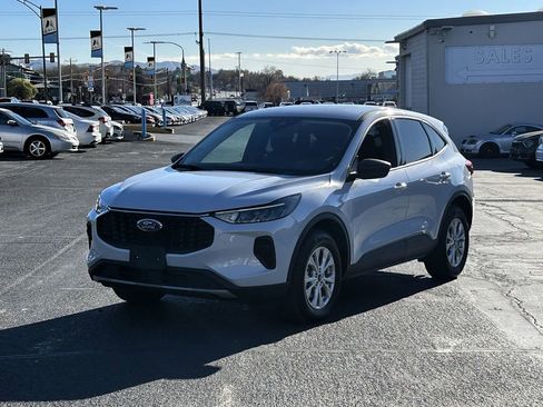 Used 2025 Ford Escape Active AWD/4WD image 9