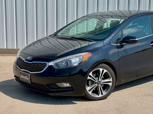 Used 2016 Kia Forte EX FWD image 2