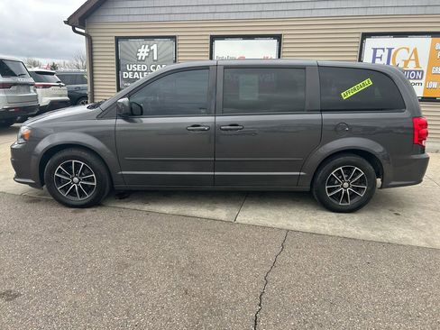 Used 2017 Dodge Grand Caravan GT image 8